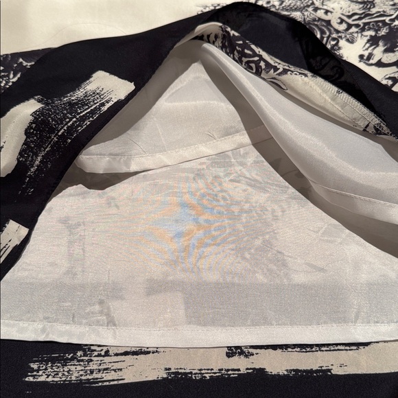 HANII Y. SILK WHITE WITH BLACK EUROPEAN PRINT MINI W/BOW DETAILS MADE IN KOREA 4 - Picture 14 of 16